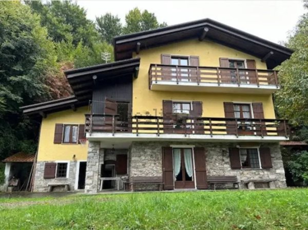casa indipendente in vendita a Brovello-Carpugnino