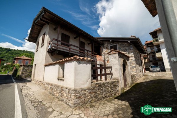 casa indipendente in vendita a Brovello-Carpugnino