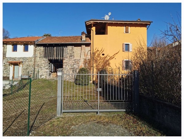 casa indipendente in vendita a Brovello-Carpugnino