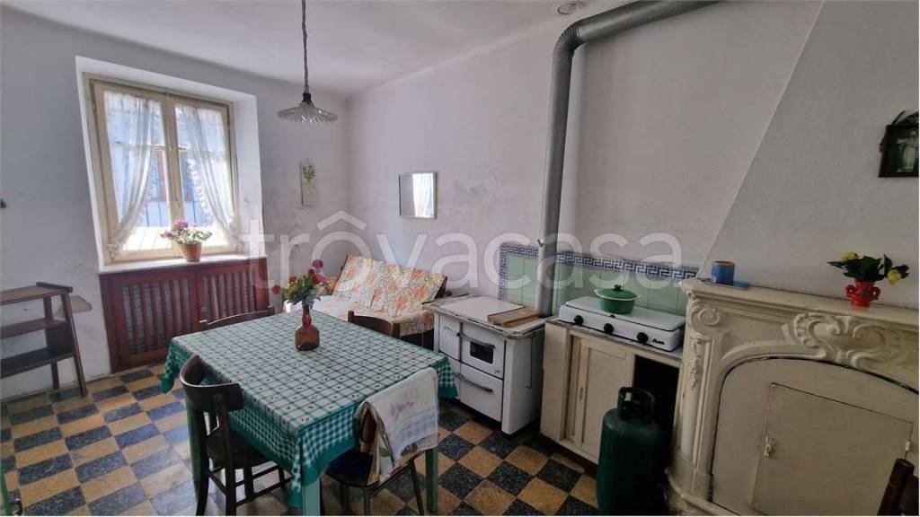 casa indipendente in vendita a Brovello-Carpugnino in zona Carpugnino