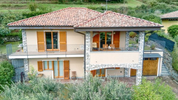 casa indipendente in vendita a Brovello-Carpugnino