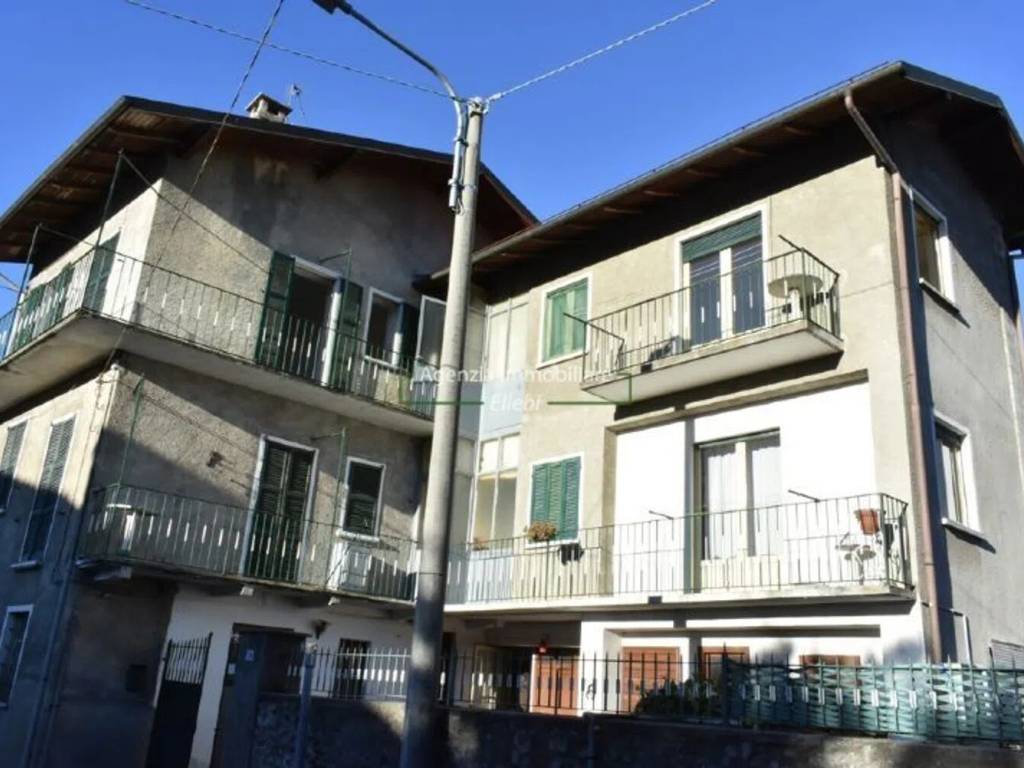 casa indipendente in vendita a Brovello-Carpugnino in zona Carpugnino