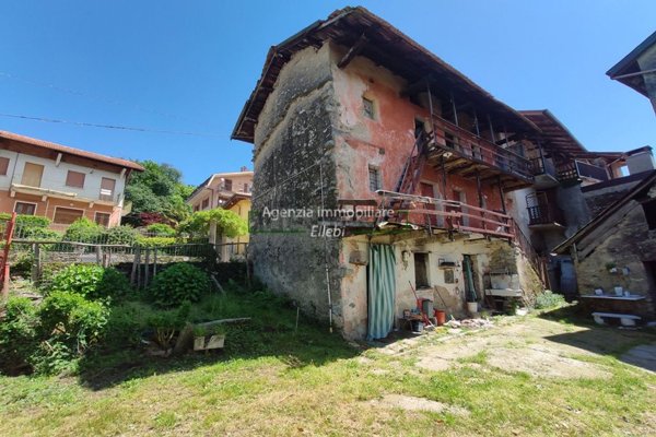 casale in vendita a Brovello-Carpugnino
