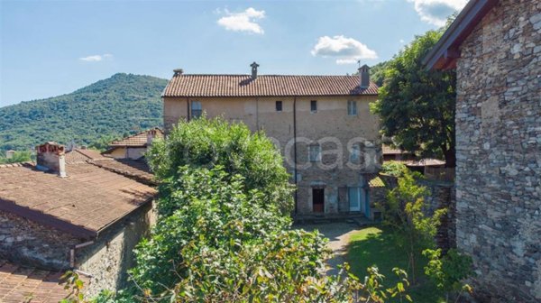 casa indipendente in vendita a Brovello-Carpugnino in zona Graglia Piana