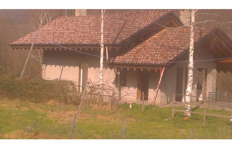 casa indipendente in vendita a Brovello-Carpugnino in zona Brovello