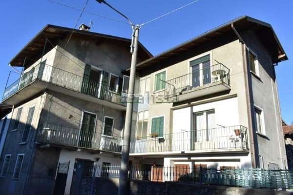 casa indipendente in vendita a Brovello-Carpugnino in zona Carpugnino