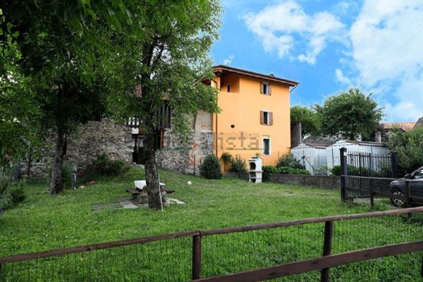 casa indipendente in vendita a Brovello-Carpugnino in zona Carpugnino