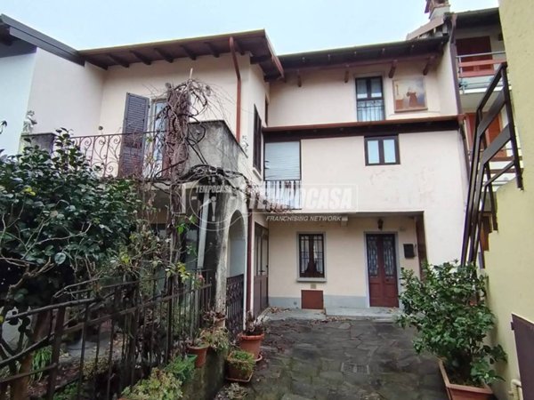 appartamento in vendita a Brovello-Carpugnino