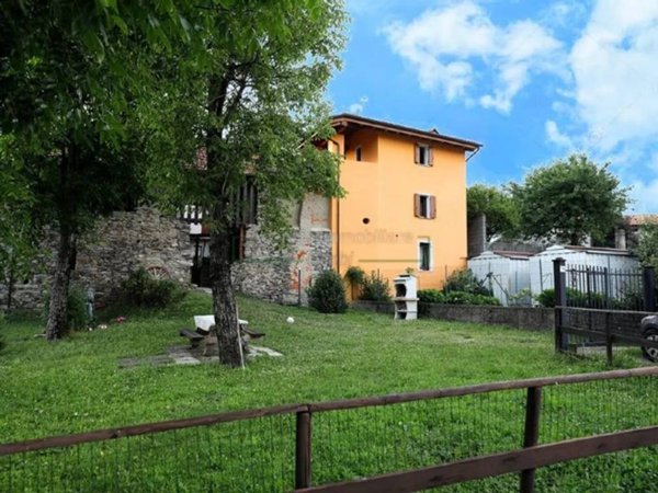 casa indipendente in vendita a Brovello-Carpugnino in zona Carpugnino