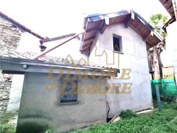 casa indipendente in vendita a Brovello-Carpugnino in zona Brovello