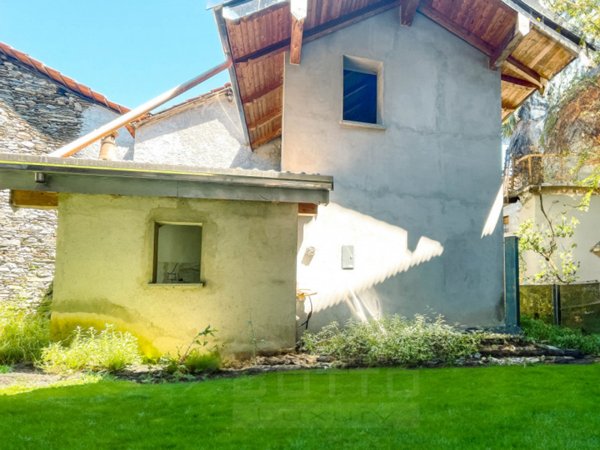 casa indipendente in vendita a Brovello-Carpugnino