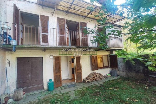 casa indipendente in vendita a Brovello-Carpugnino in zona Carpugnino