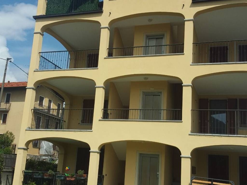 appartamento in vendita a Brovello-Carpugnino in zona Brovello