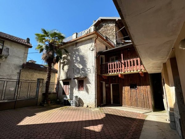casa indipendente in vendita a Brovello-Carpugnino