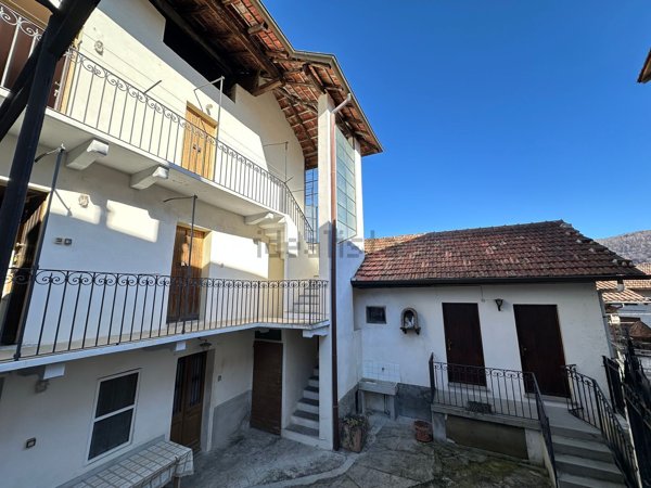 casa indipendente in vendita a Brovello-Carpugnino in zona Carpugnino