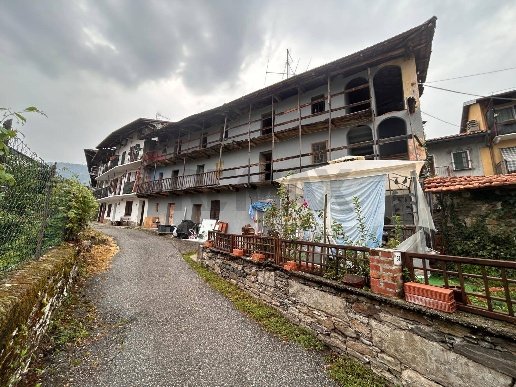 casale in vendita a Brovello-Carpugnino in zona Carpugnino