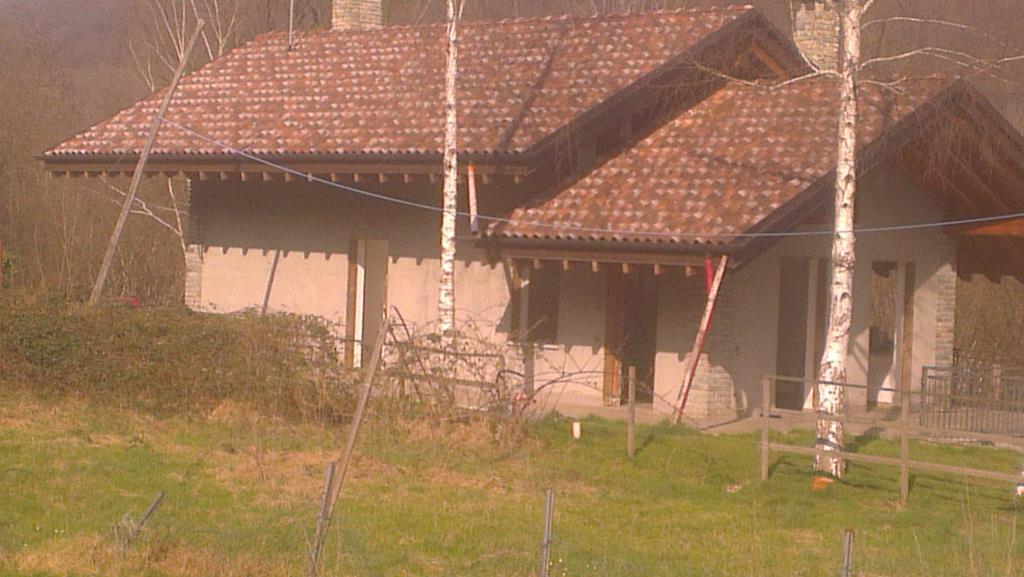 casa indipendente in vendita a Brovello-Carpugnino in zona Brovello