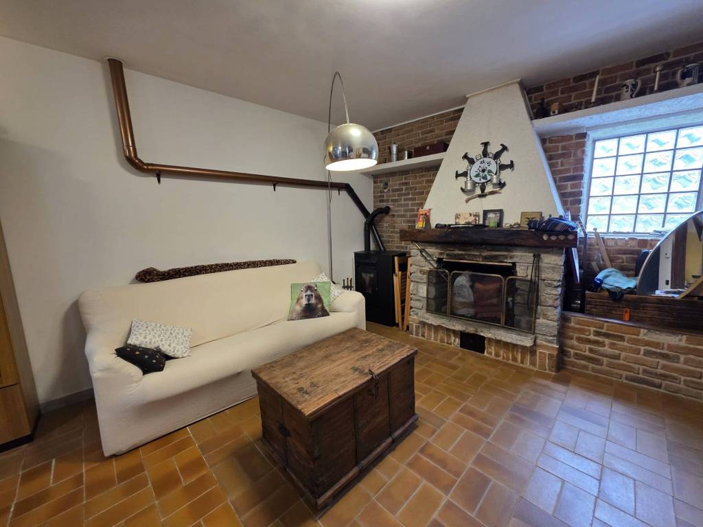 appartamento in vendita a Brovello-Carpugnino in zona Brovello