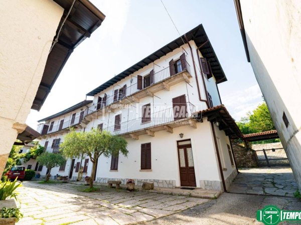 appartamento in vendita a Brovello-Carpugnino in zona Brovello