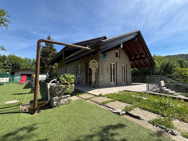 casa indipendente in vendita a Brovello-Carpugnino