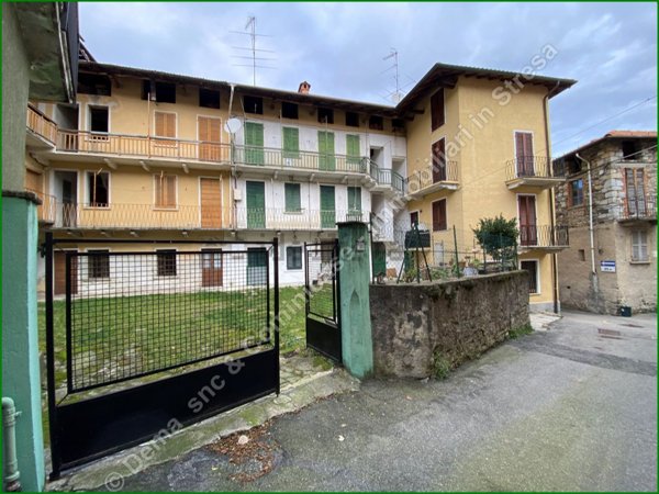 casa indipendente in vendita a Brovello-Carpugnino in zona Brovello