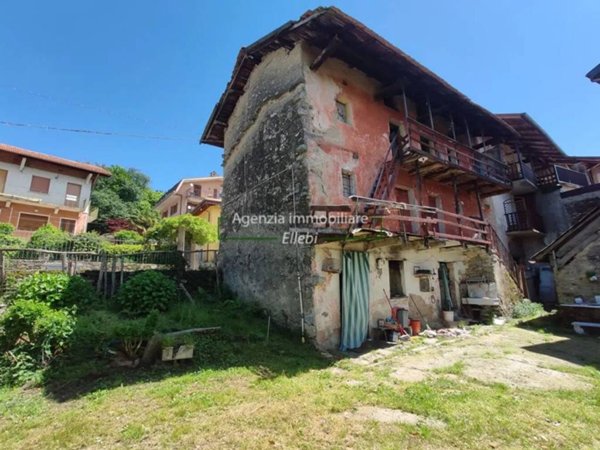 casa indipendente in vendita a Brovello-Carpugnino in zona Carpugnino