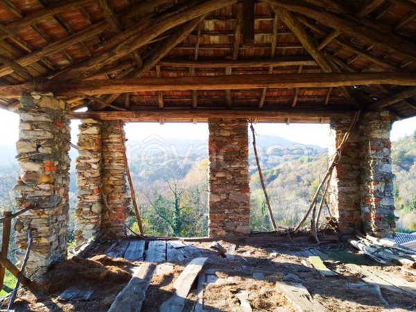 casa indipendente in vendita a Brovello-Carpugnino in zona Carpugnino