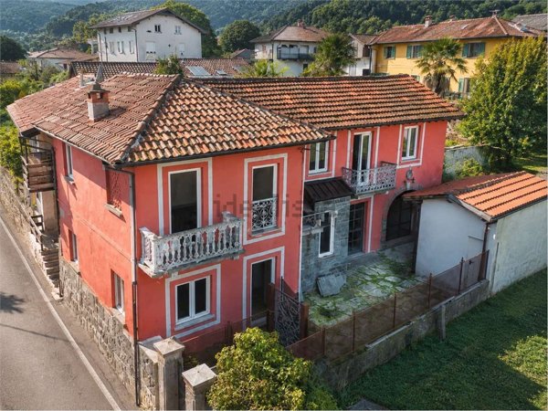 casa indipendente in vendita a Brovello-Carpugnino in zona Carpugnino