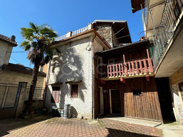 casa indipendente in vendita a Brovello-Carpugnino in zona Brovello