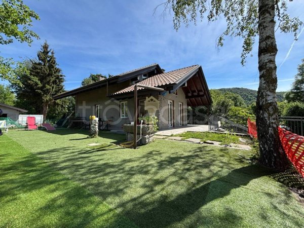 casa indipendente in vendita a Brovello-Carpugnino in zona Brovello