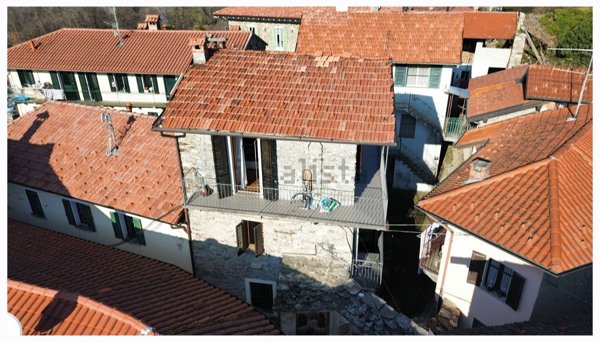 casa indipendente in vendita a Brovello-Carpugnino in zona Carpugnino