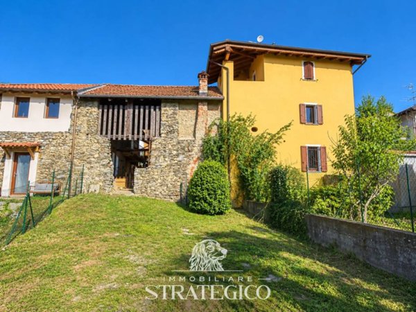 casa indipendente in vendita a Brovello-Carpugnino in zona Carpugnino