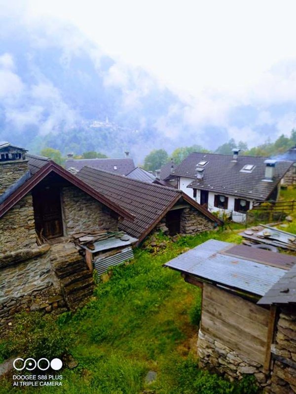 baita in vendita a Calasca-Castiglione in zona Barzona