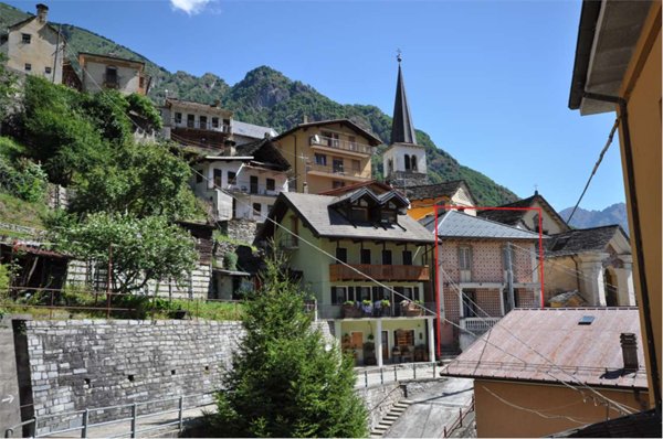 casa indipendente in vendita a Calasca-Castiglione