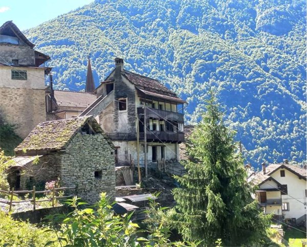 casa indipendente in vendita a Calasca-Castiglione in zona Antrogna