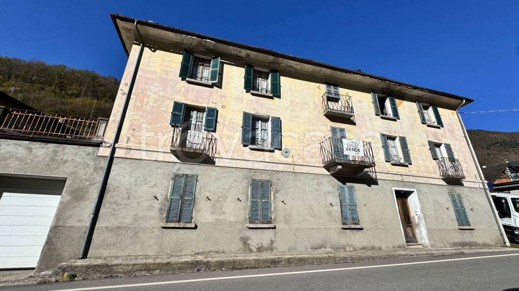 casa indipendente in vendita a Calasca-Castiglione in zona Gurva