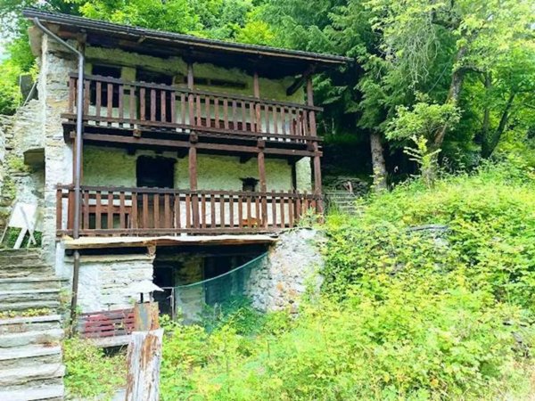 casa indipendente in vendita a Calasca-Castiglione in zona Colombetti