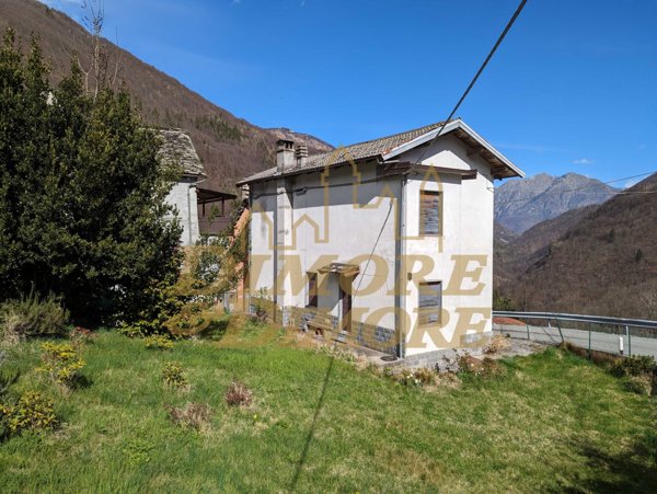casa indipendente in vendita a Calasca-Castiglione in zona Vigino