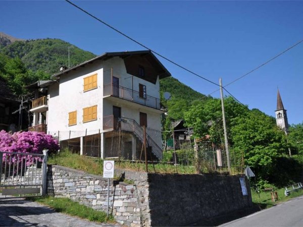casa indipendente in vendita a Calasca-Castiglione in zona Antrogna