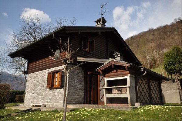 casa indipendente in vendita a Calasca-Castiglione in zona Molini