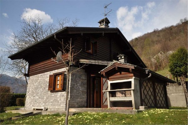 casa indipendente in vendita a Calasca-Castiglione in zona Molini