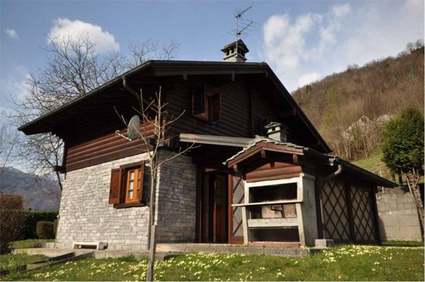casa indipendente in vendita a Calasca-Castiglione in zona Molini