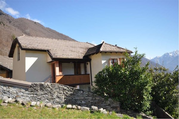 casa indipendente in vendita a Calasca-Castiglione in zona Vigino