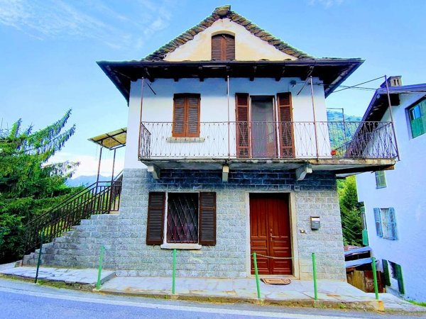 casa indipendente in vendita a Calasca-Castiglione