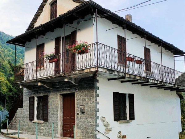 casa indipendente in vendita a Calasca-Castiglione