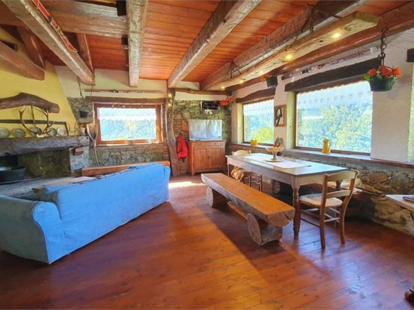 casa indipendente in vendita a Calasca-Castiglione