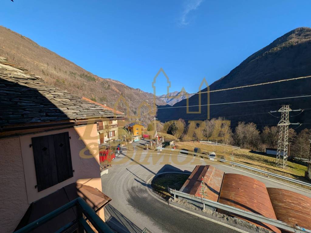 casa indipendente in vendita a Calasca-Castiglione in zona Vigino