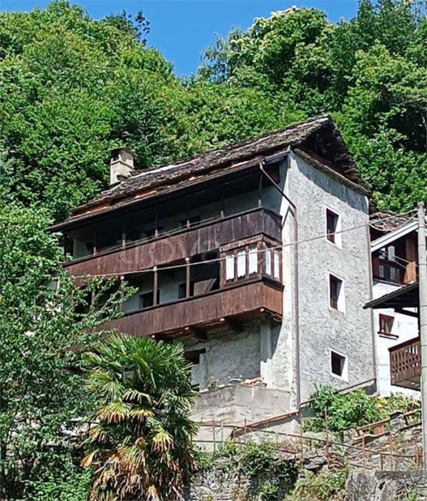 casa indipendente in vendita a Calasca-Castiglione in zona Antrogna