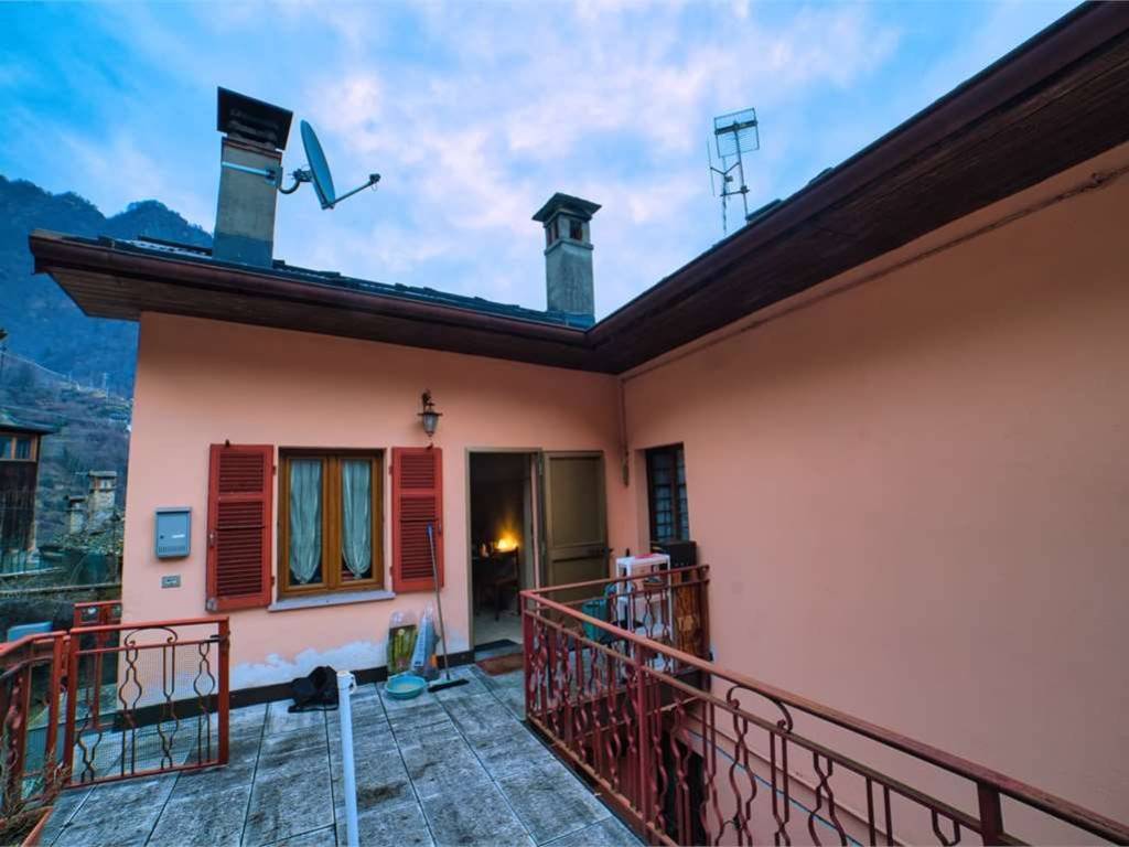 appartamento in vendita a Calasca-Castiglione