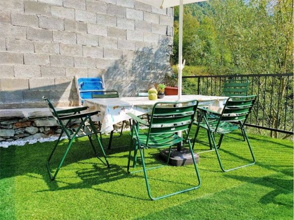 casa indipendente in vendita a Calasca-Castiglione
